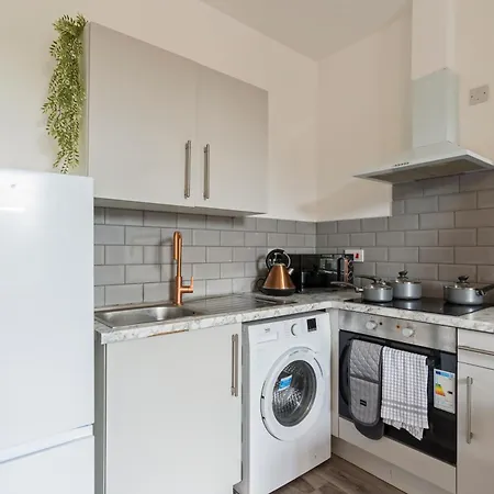 Bronze Haven - A Luxe And Cozy In Apartament